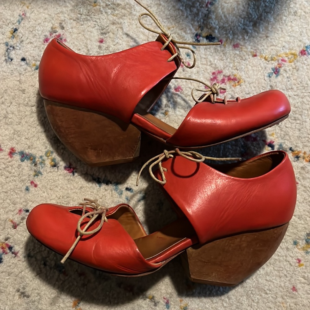 Rachel Comey Red Lace Up Clog Sandals - Picture 2 of 3